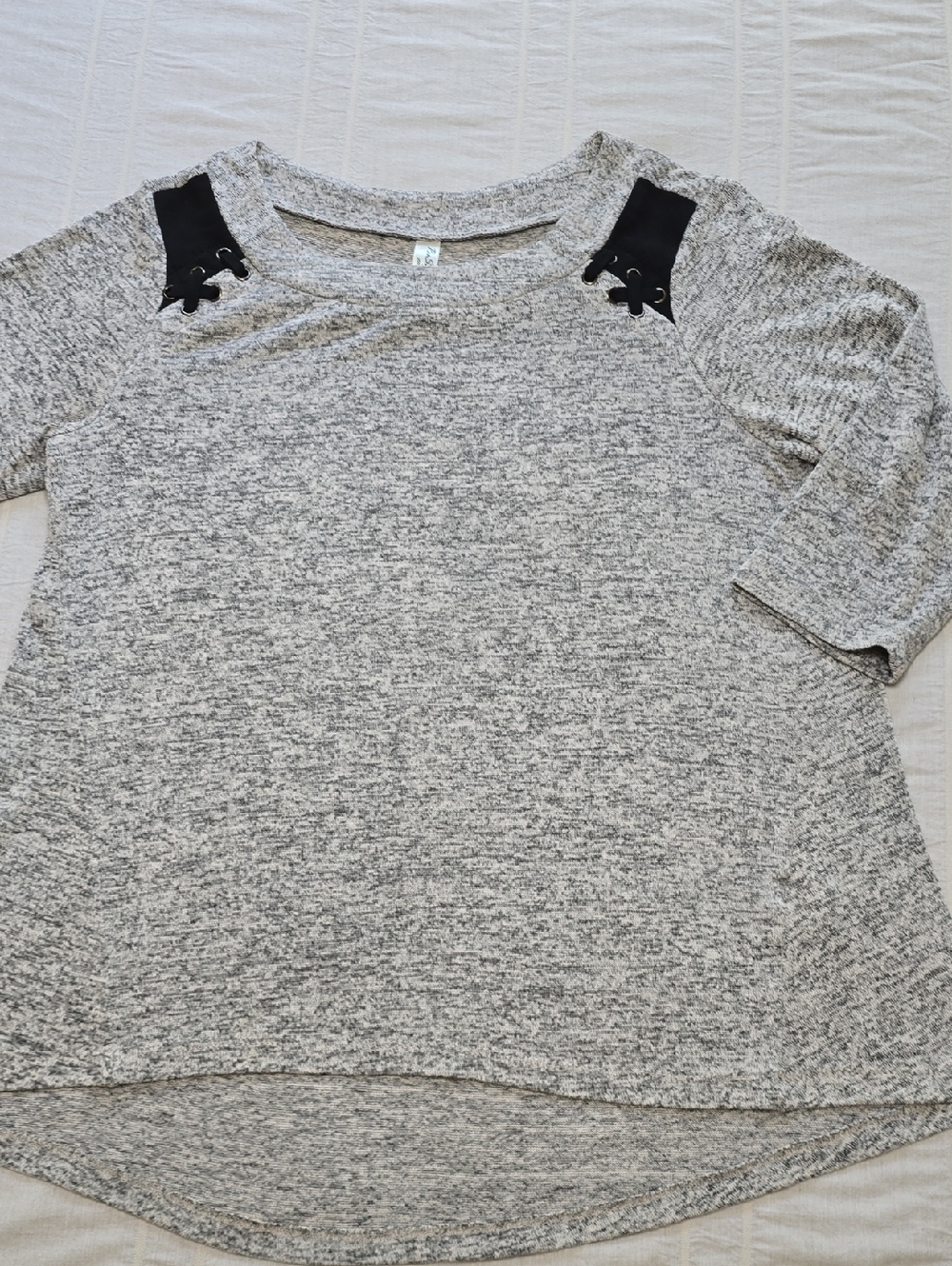 Per Seption Concept Marled Knit Top with Black Shoulder Detail Size Small